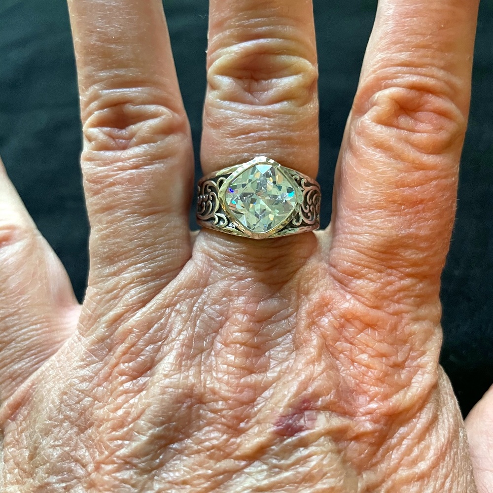 Grace & Heart "Ionia" Ring